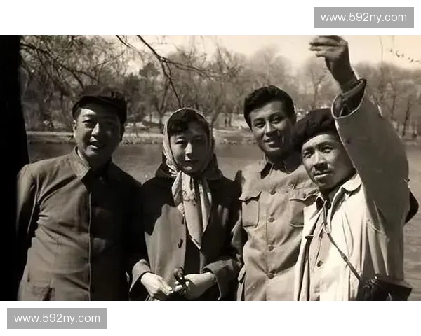 以平凡之身铸不朽传奇探寻人性光辉与牺牲精神的英雄史诗